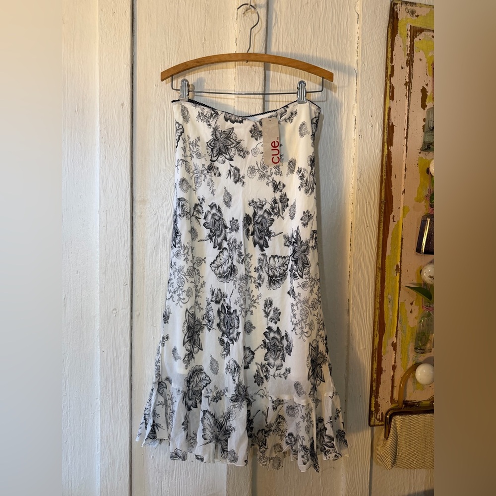 NWT CUE Black & White Floral Midi Skirt Feminine Festival Boho :SZ36